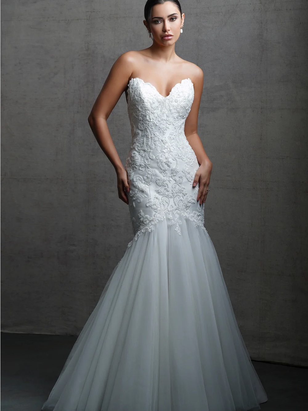 Allure bridal C744 White Mermaid Wedding Dress with Lace Appliqué size 12 NWOT